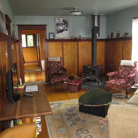 Historical Guest House Whitehorse Exteriör bild