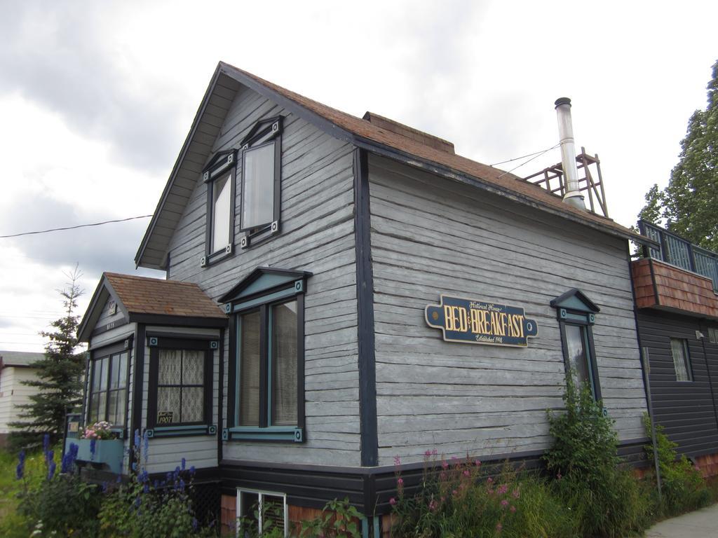 Historical Guest House Whitehorse Exteriör bild